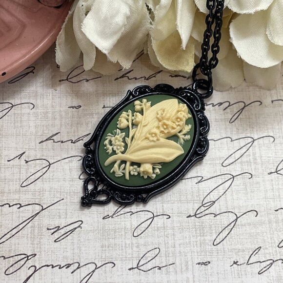 Green Lily of the Valley Cameo Summer Pendant Necklace black Charm Wedding Gift - Picture 6 of 16
